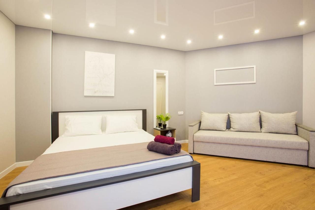 New Studio In The City Center - Mykoly Khvylovoho Str 5-2 Kharkiv Bagian luar foto
