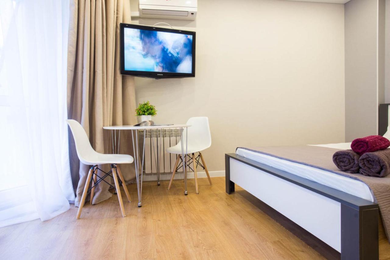 New Studio In The City Center - Mykoly Khvylovoho Str 5-2 Kharkiv Bagian luar foto