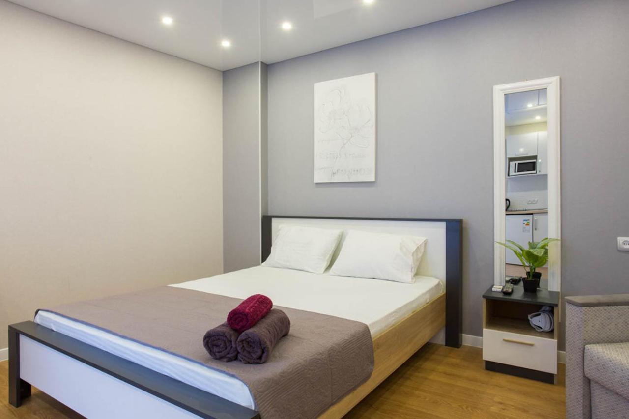 New Studio In The City Center - Mykoly Khvylovoho Str 5-2 Kharkiv Bagian luar foto