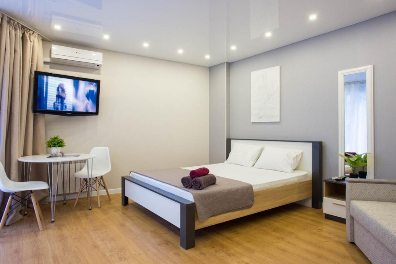 New Studio In The City Center - Mykoly Khvylovoho Str 5-2 Kharkiv Bagian luar foto