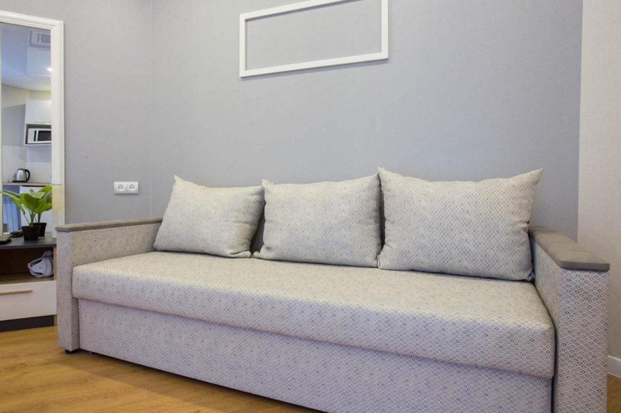 New Studio In The City Center - Mykoly Khvylovoho Str 5-2 Kharkiv Bagian luar foto